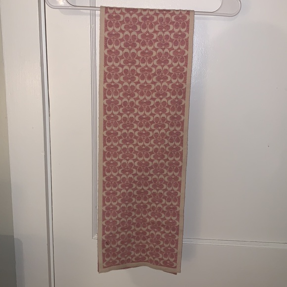 Reversible pink and white coach scarf - Picture 2 of 3